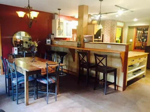 Mistisos Place
