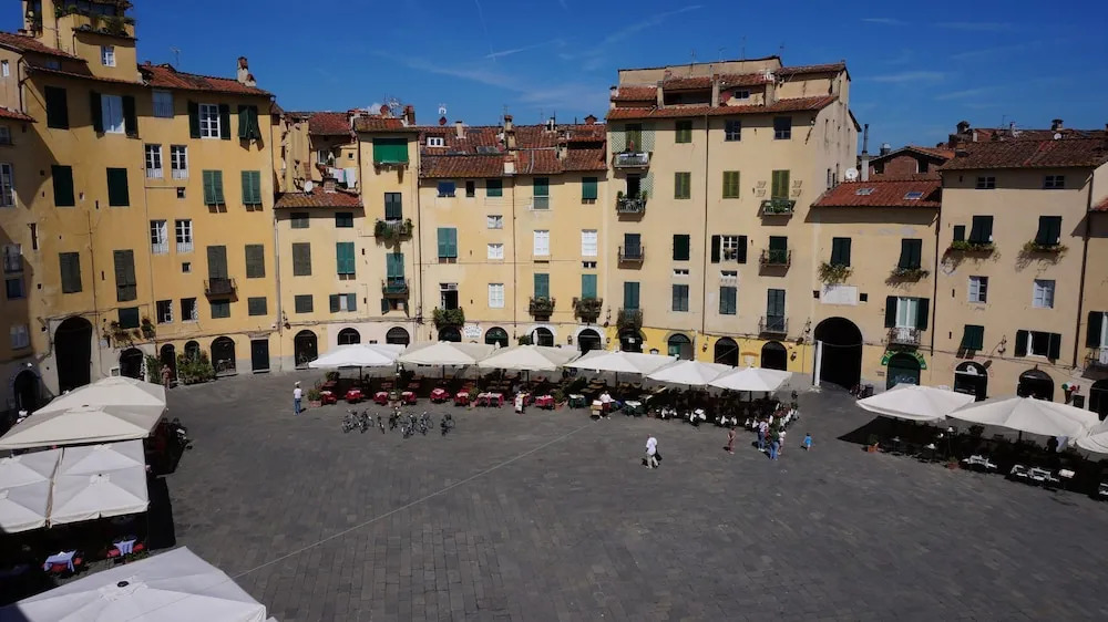 Suite nell'anfiteatro Romano