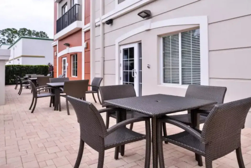 Holiday Inn Express Tampa N I-75 - University Area by IHG