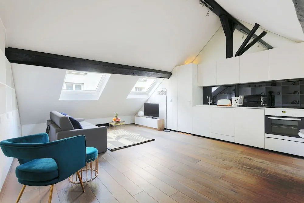 Le Marais Temple Apartment