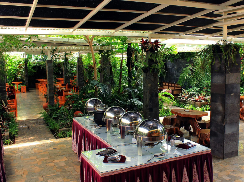 Isola Resort Hotel