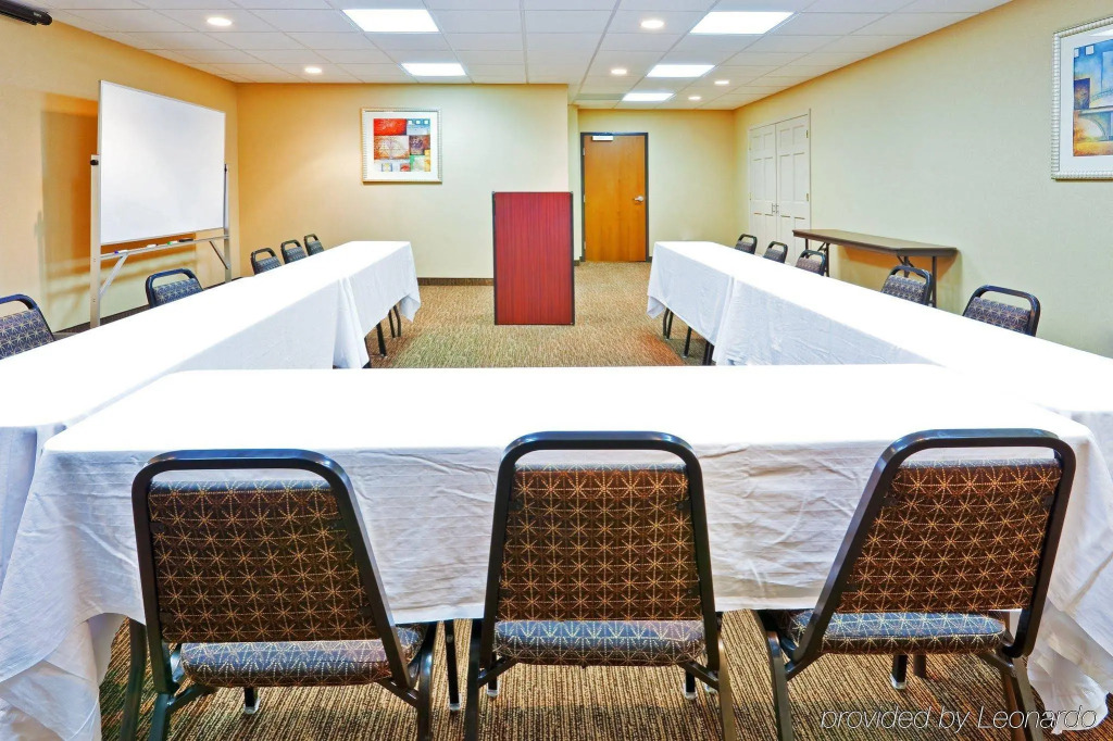 Holiday Inn Express Hotel & Suites Magee by IHG