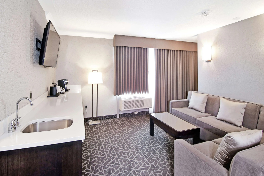 Best Western Plus Banff International Lodge