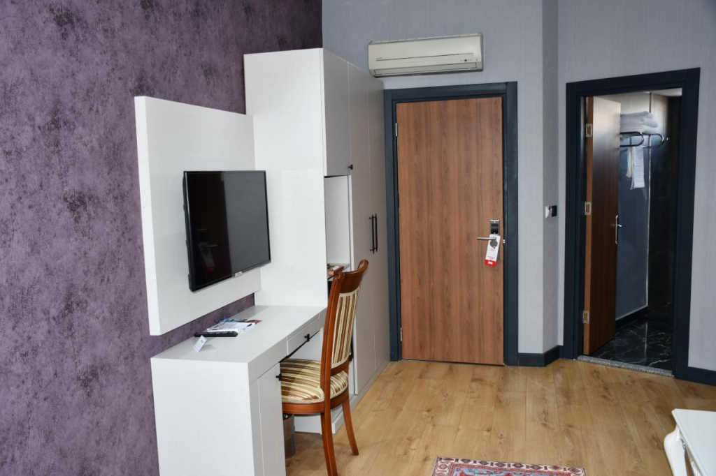 Hmz LUXURY HOTEL