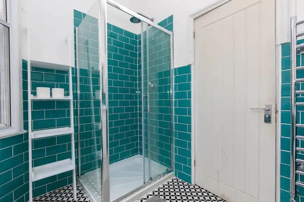 Spacious 5 Bedroom Home in Camden