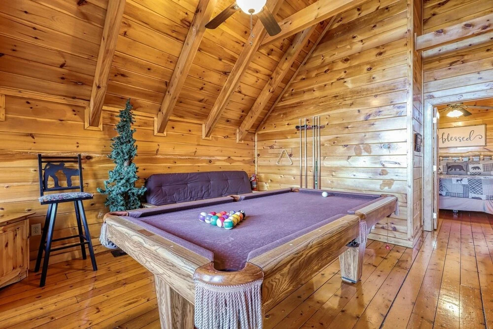 Cozy Bear 2 Bedroom Cabin