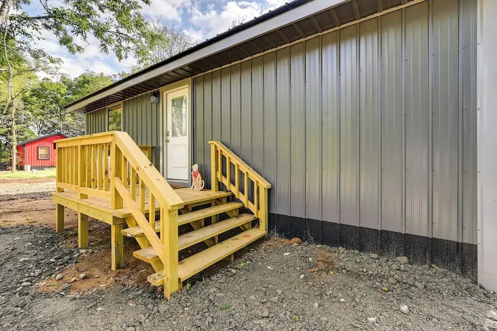 Pet-friendly Broken Bow Cabin Near Lukfata Creek!