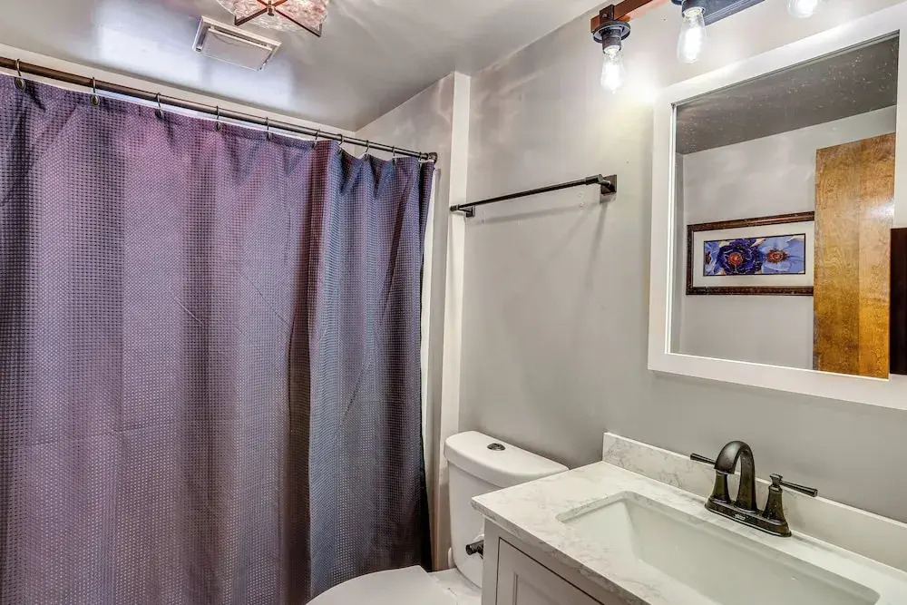 Spacious Retreat w/ Backyard: 1 Mi to Lake Almanor