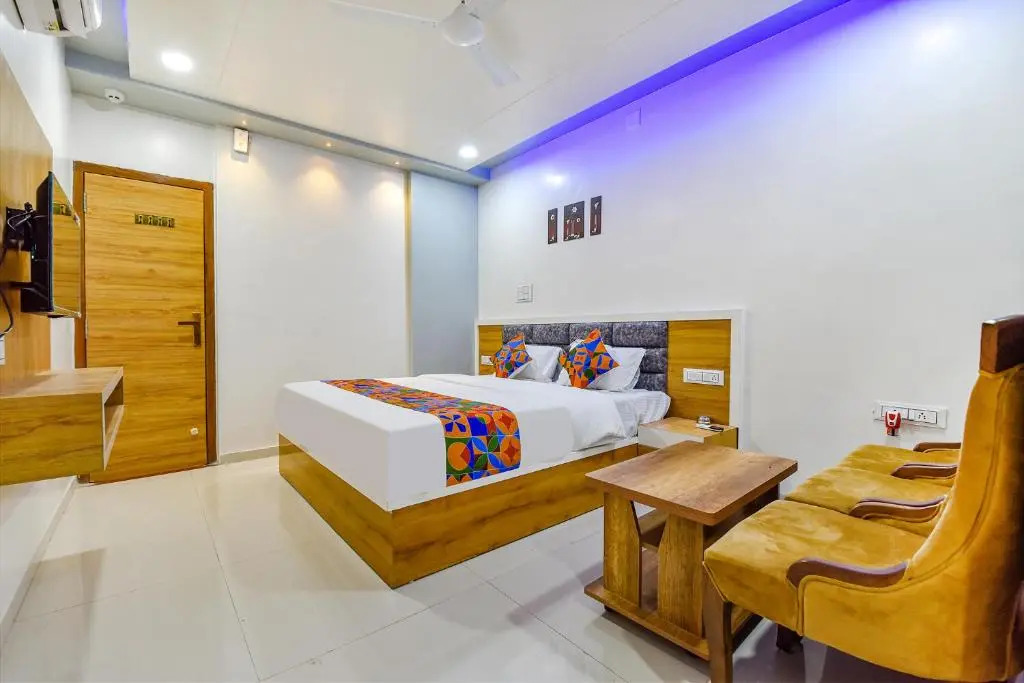 FabHotel Dev Palace