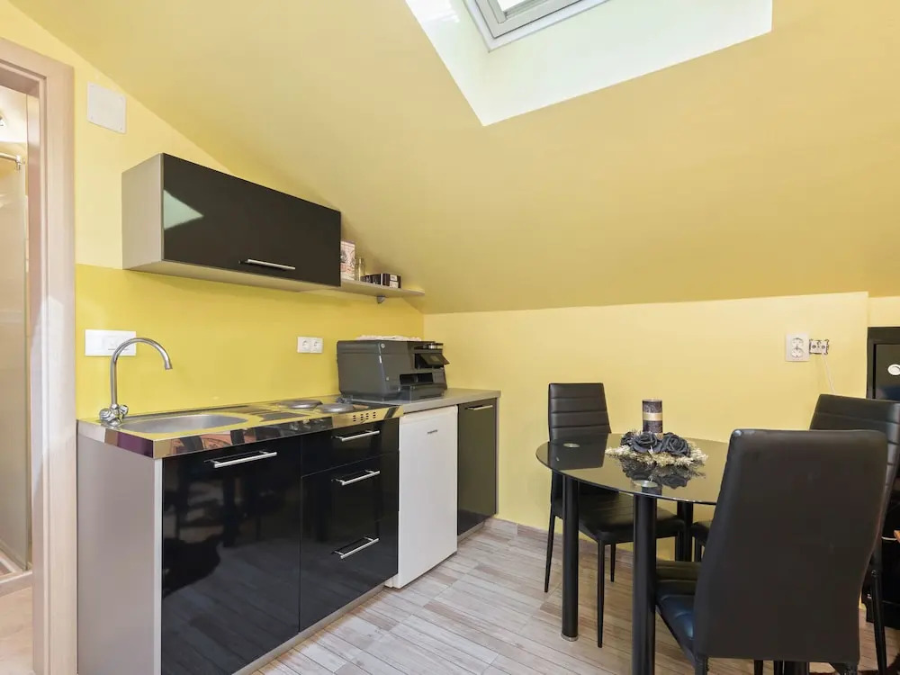 Comfortable Holiday Home in Pirovac With Garden