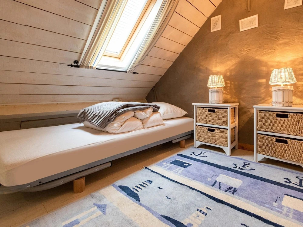 Spacious Holiday Home in Nieuwpoort With Garden