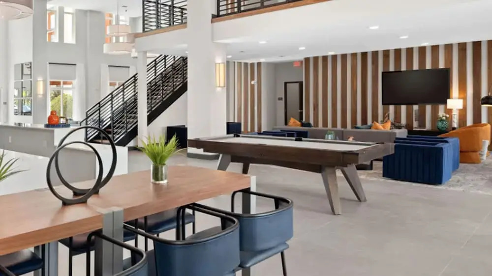 Landing Amazing 1BD Pool Game Room