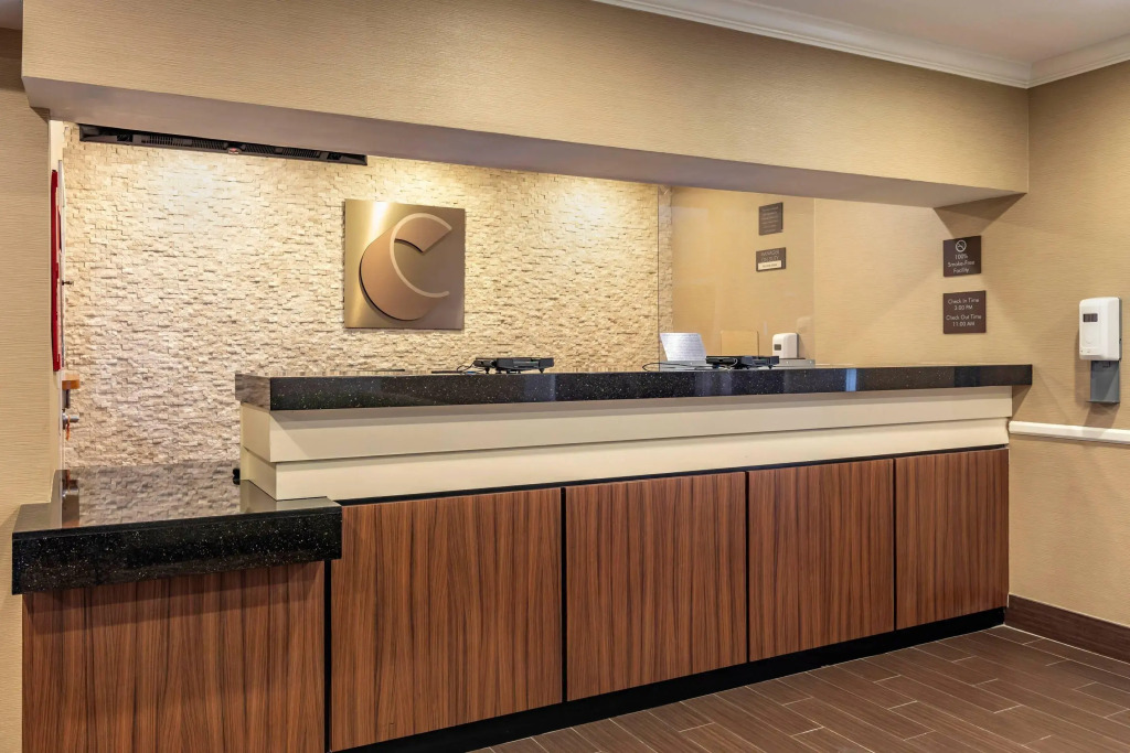 Comfort Inn & Suites North Dallas-Addison