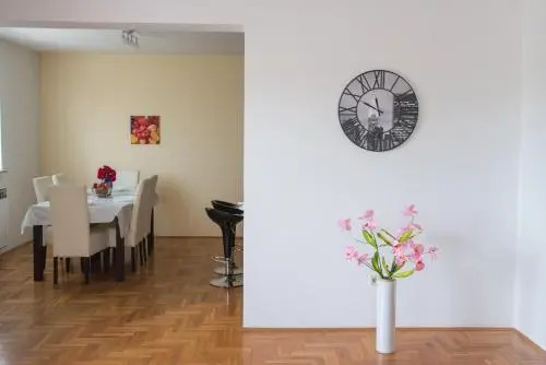 Apartments Jela