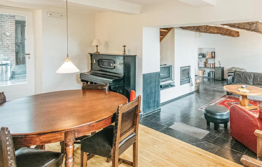 Amazing Home In Remersdaal With Wifi
