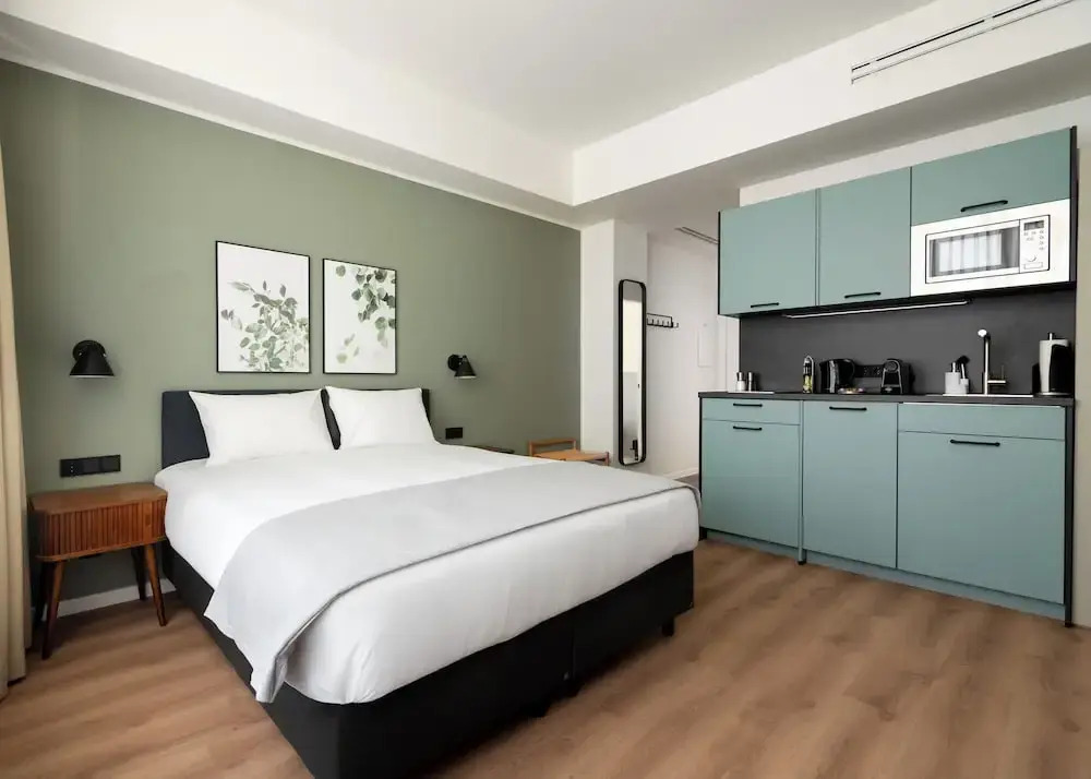 Limehome Athens Agora