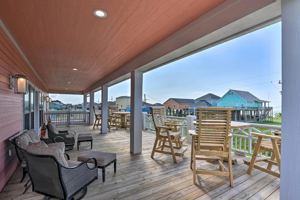 Ocean View + Wraparound Deck: Crystal Beach Home!