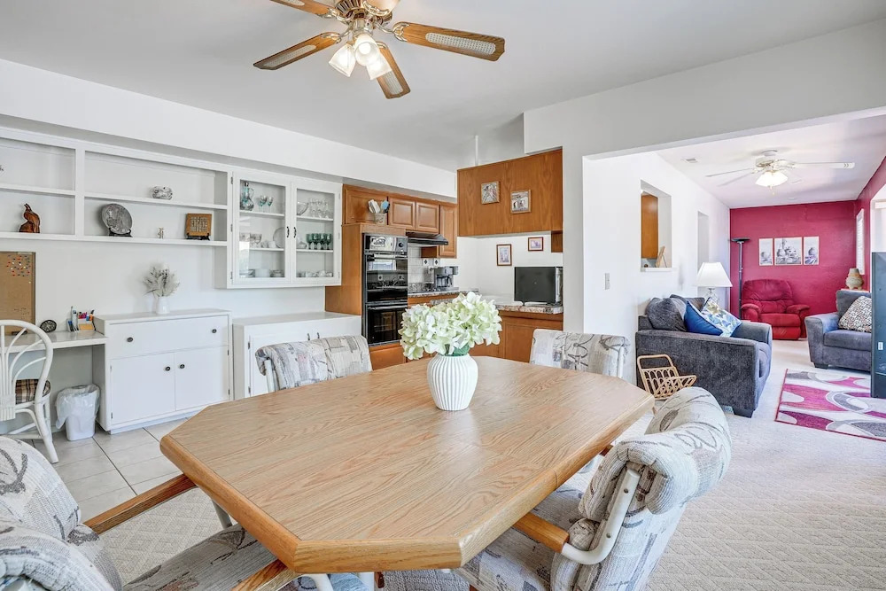 On Sun City South Golf Course! Quiet Home w/ Patio