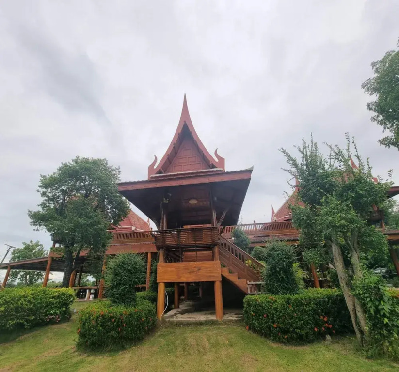 Metathsana Resort