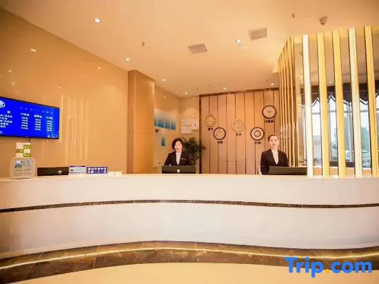Yacht Holiday Hotel