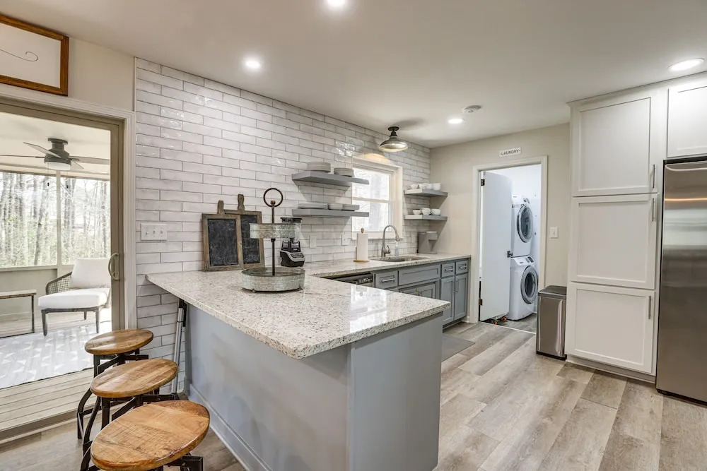 10 Mi to Uab: Inviting Home w/ Free Parking & Wifi