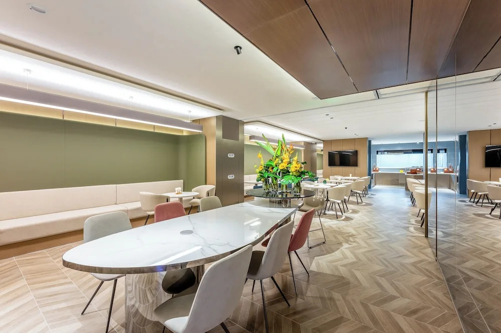 Holiday Inn Express Shanghai Jingan Temple by IHG