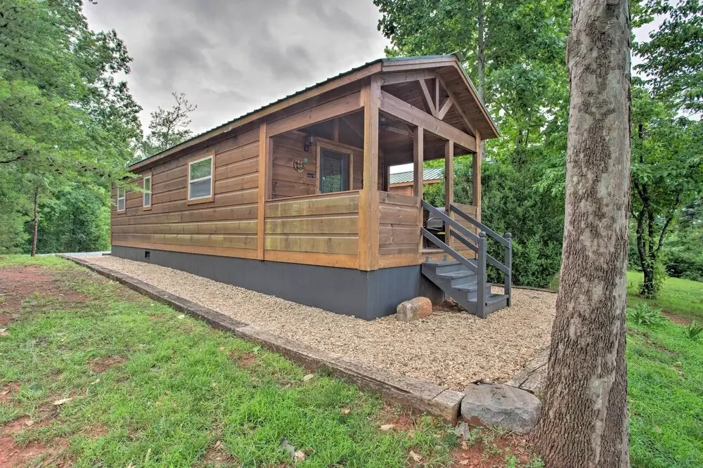 Hike, Sip & Unwind! Mill Spring Cabin Near Winery
