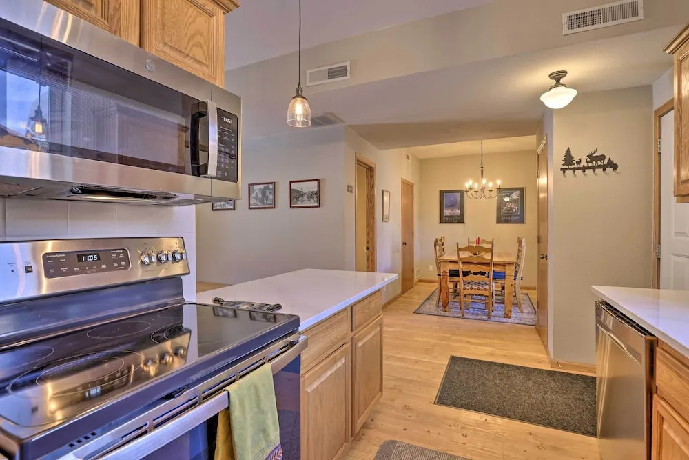 Pet-friendly Fraser Condo w/ Community Hot Tub