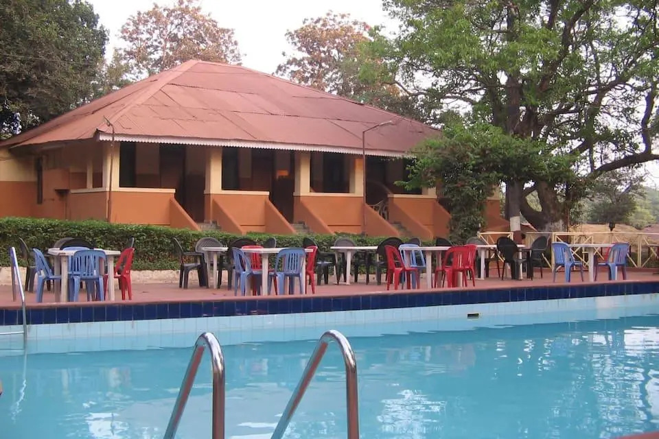 Gujarat Bhavan Hotel