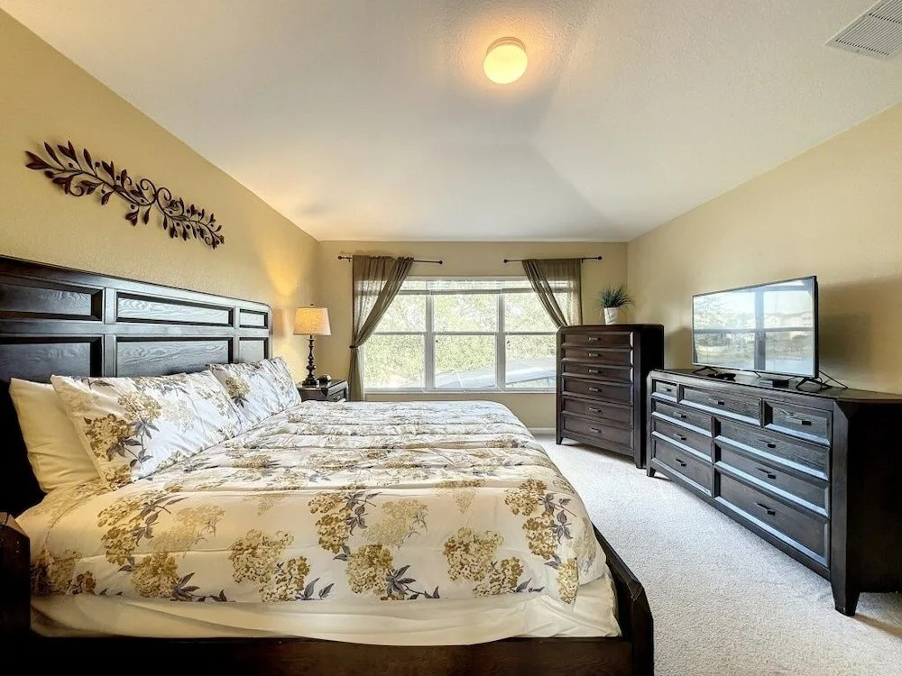 This amazing 6 Bedroom property with a lake view Villa by RedAwning