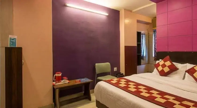 Hotel Abhiraj Palace