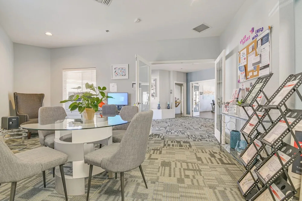 Hike & Golf in Fountain Hills! Resort-style Condo