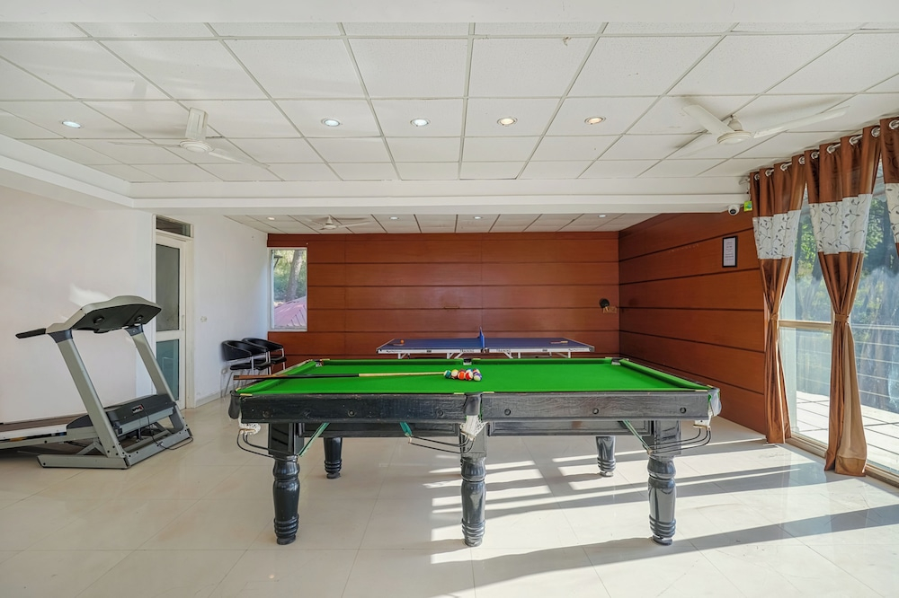 Alaya Stays Golden Meadow Villa