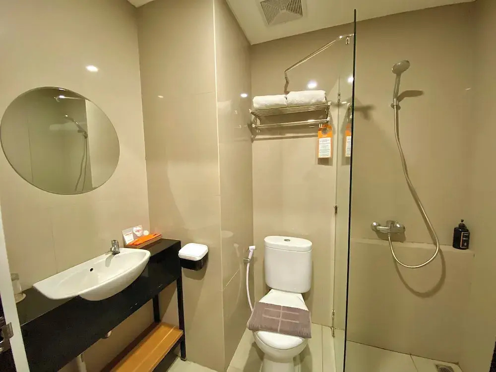 Front One Hotel Gombong