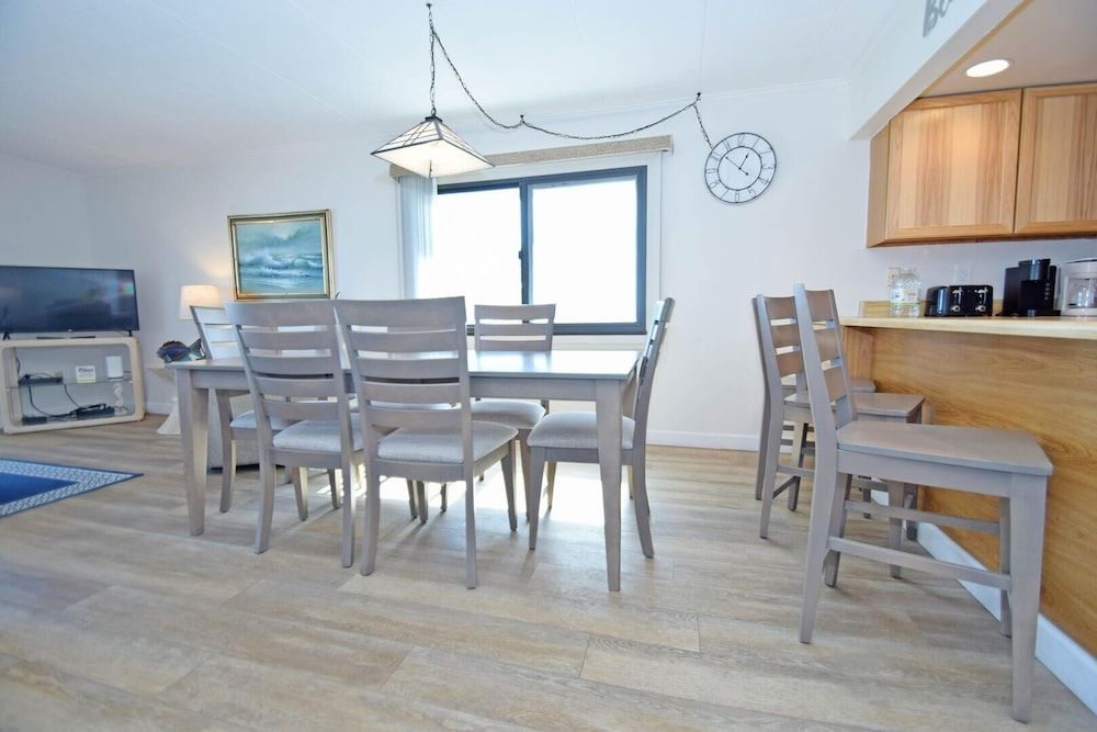 Ocean Hideaway 211