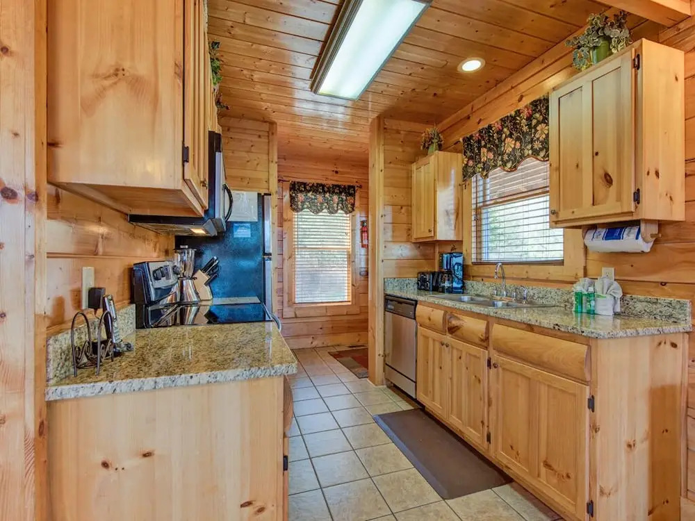 Bella Yani - Three Bedroom Cabin