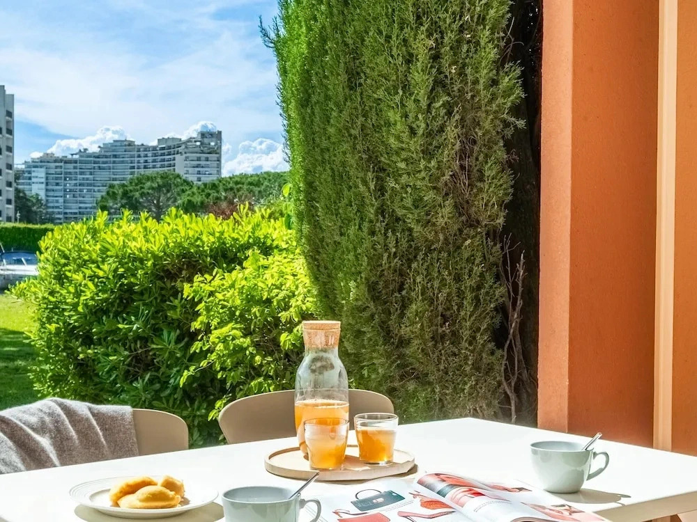 Lush Stay Near Cannes