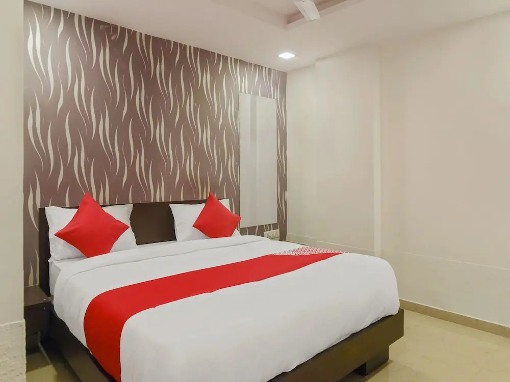Hotel Jay Radhe by OYO Rooms