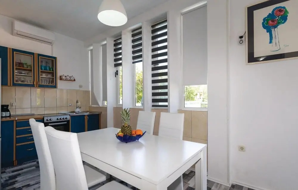 Beautiful Apartment in Zadar With 2 Bedrooms, Wifi and Outdoor Swimming Pool