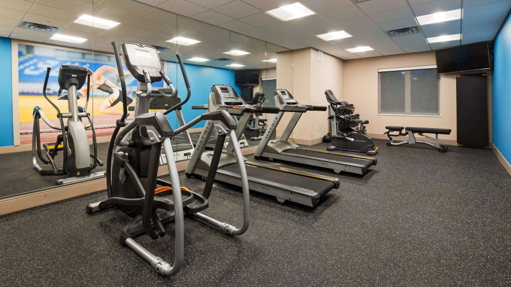 Best Western Plus Isanti