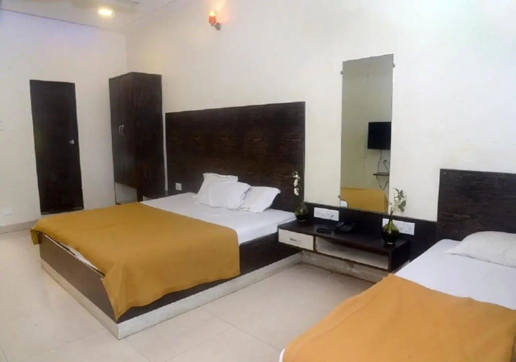 Hotel Radhika Pune