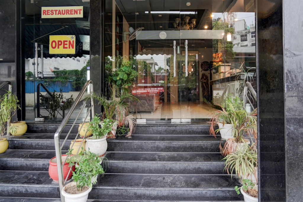 Super Townhouse Bani Park Formerly Aroma Residency