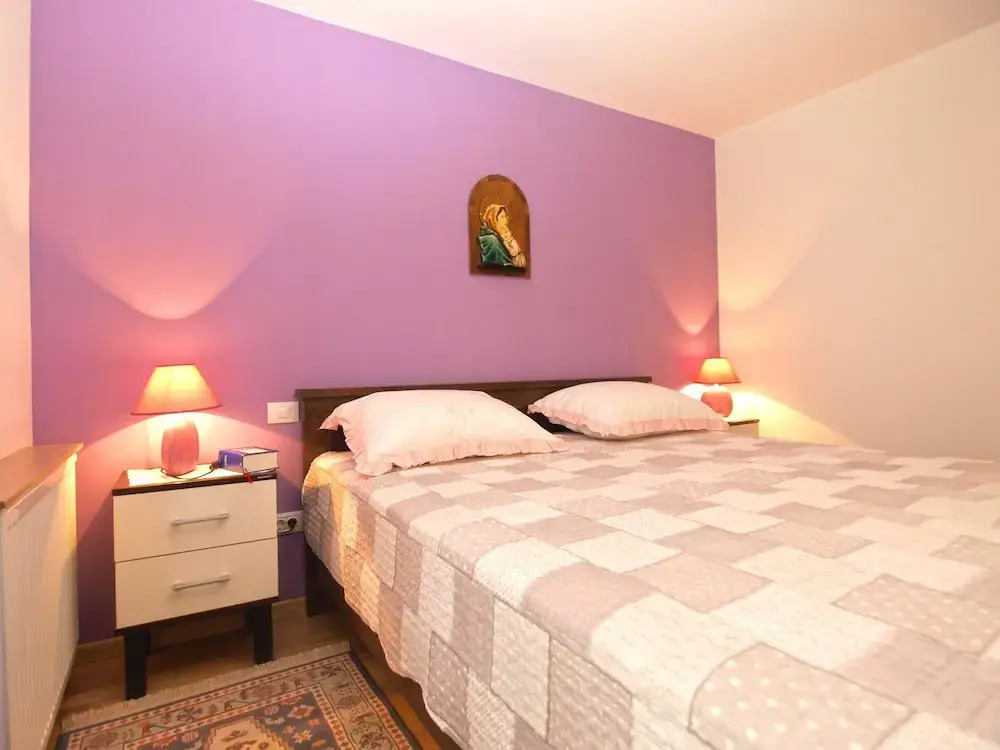 Apartment 64