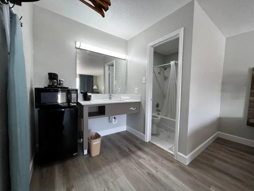 Regency Inn