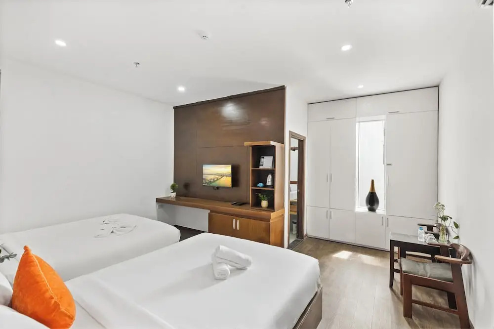Happy House Hotel & Apartment