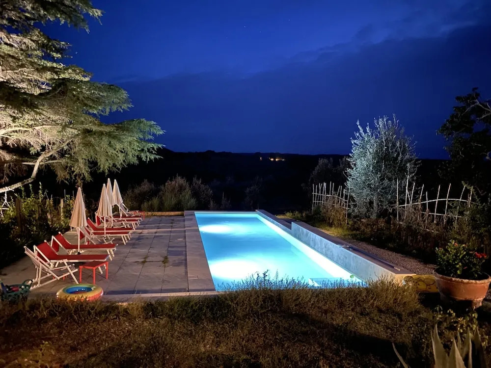 A Path of Relaxation and History Between Vineyards and Olive Trees