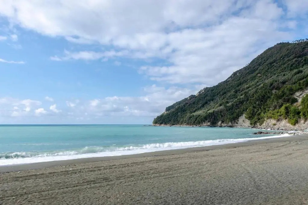 ALTIDO Lovely Apt for 4, with SeaView Moments from Beach