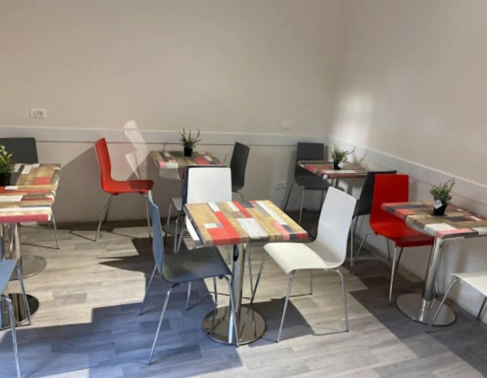 Newtown Hotel - Hostel