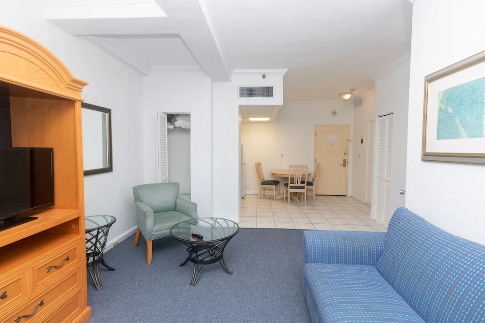 606 Apt Hollywood Beach