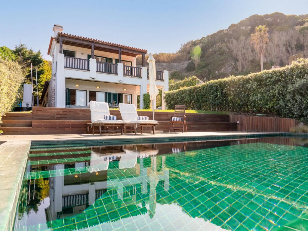 Villa Osiris (AL) in Colares